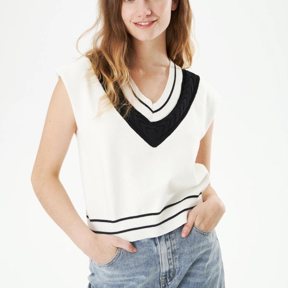 CIDER Knitted Sweater Vest NWT Size M